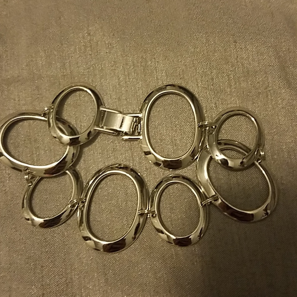 Jewelry - Picture 3 of 3
